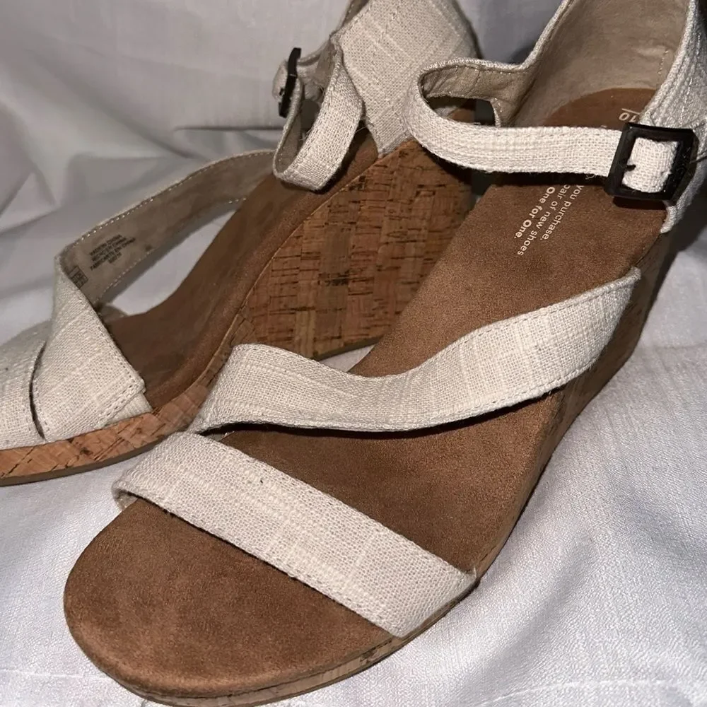 TOMS WOMEN'S CLARISSA WEDGES WHITE  TEXTILE NEW SZ 10 w/dust bag NWOT